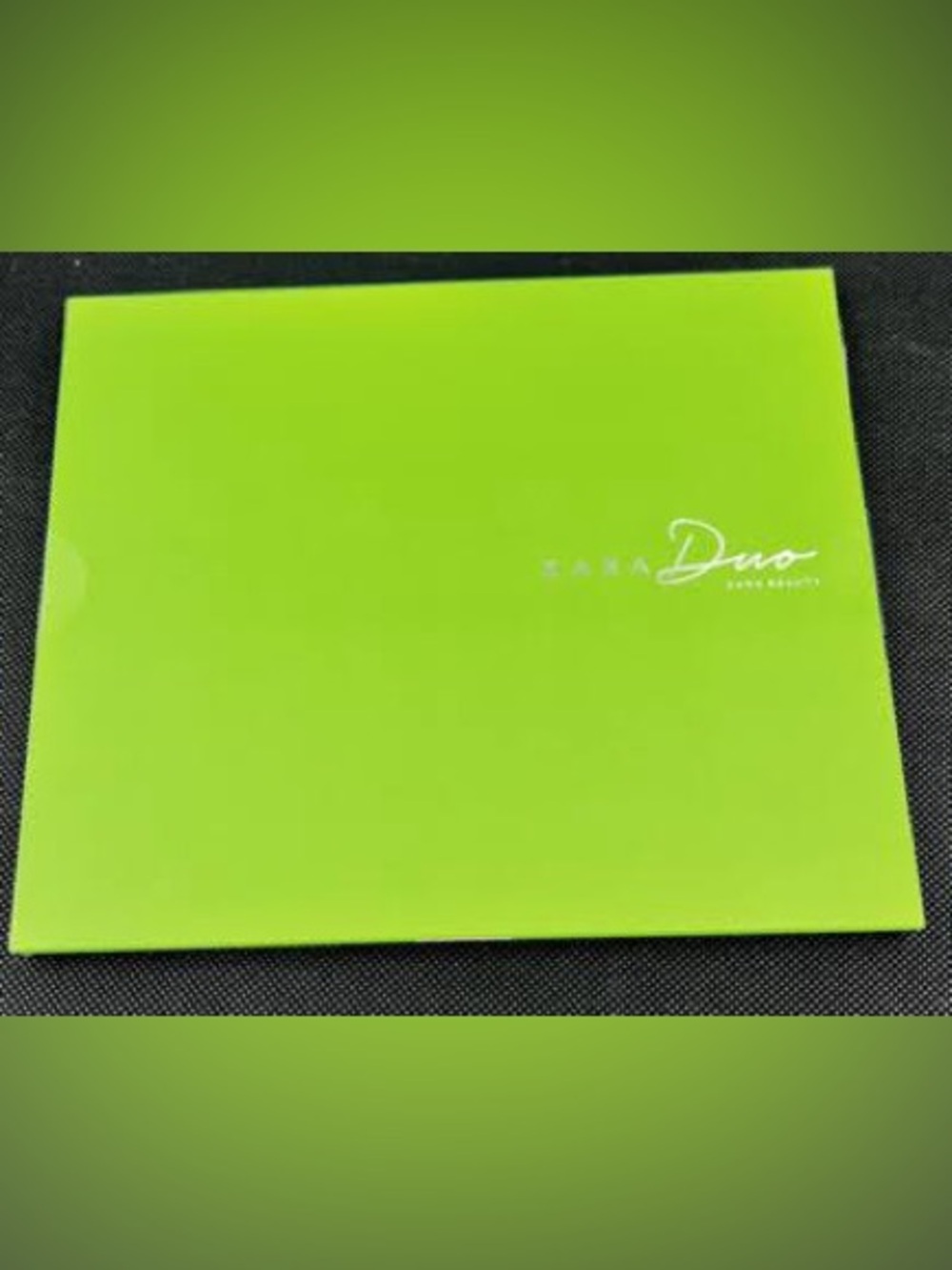 Kara Beauty eyeshadow palette pro20 from Miami to Bahamas